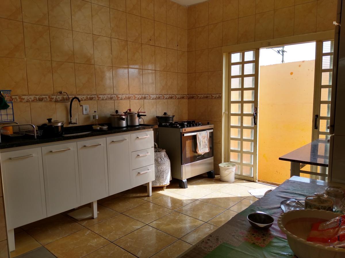 Casa à venda com 3 quartos, 202m² - Foto 13