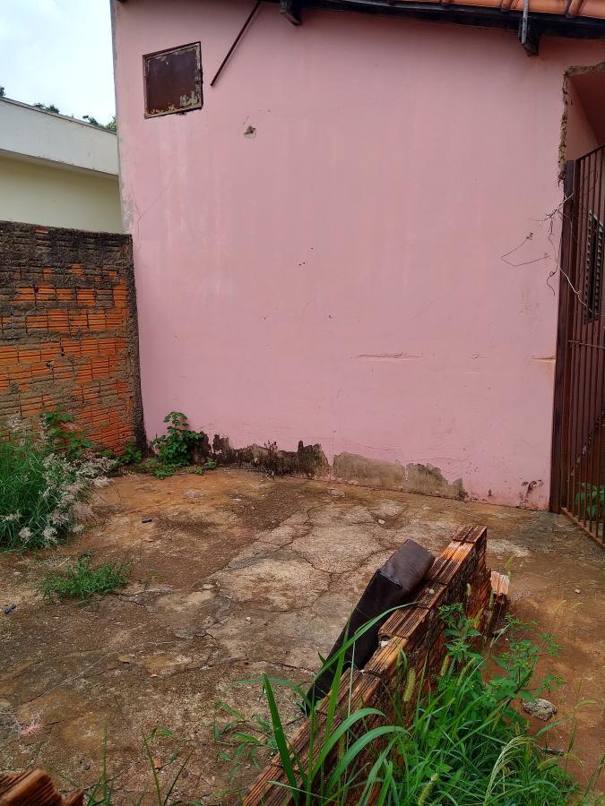 Casa à venda com 2 quartos, 200m² - Foto 8