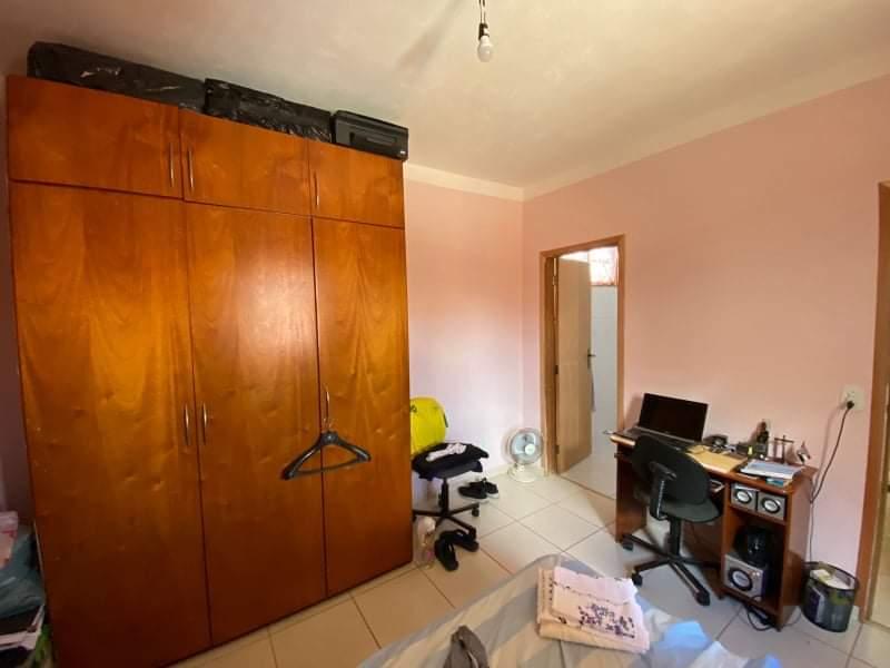 Casa à venda com 3 quartos, 225m² - Foto 11