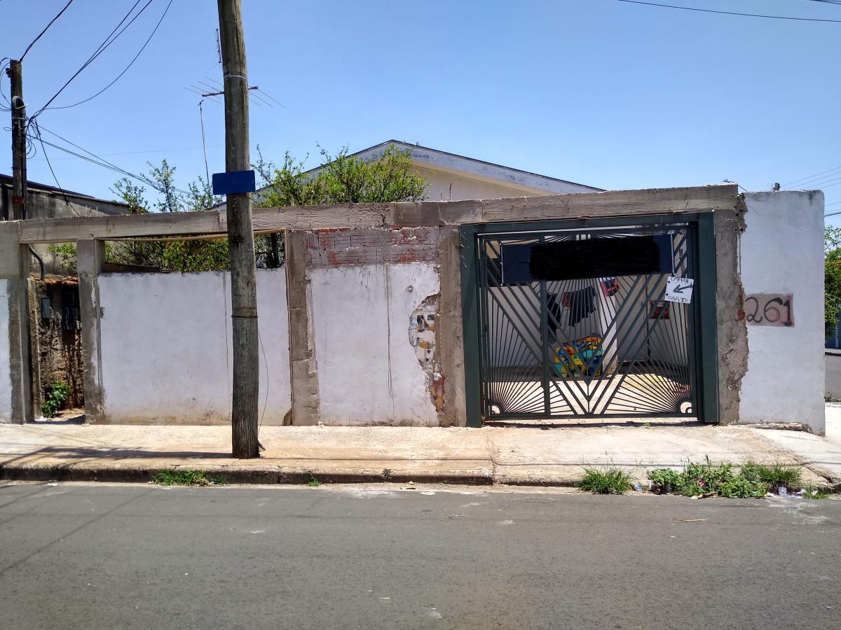 Casa à venda com 3 quartos, 250m² - Foto 1