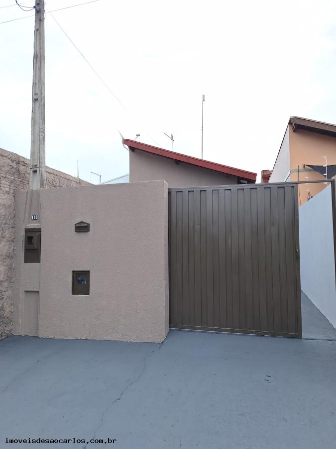 Casa à venda com 2 quartos, 125m² - Foto 1